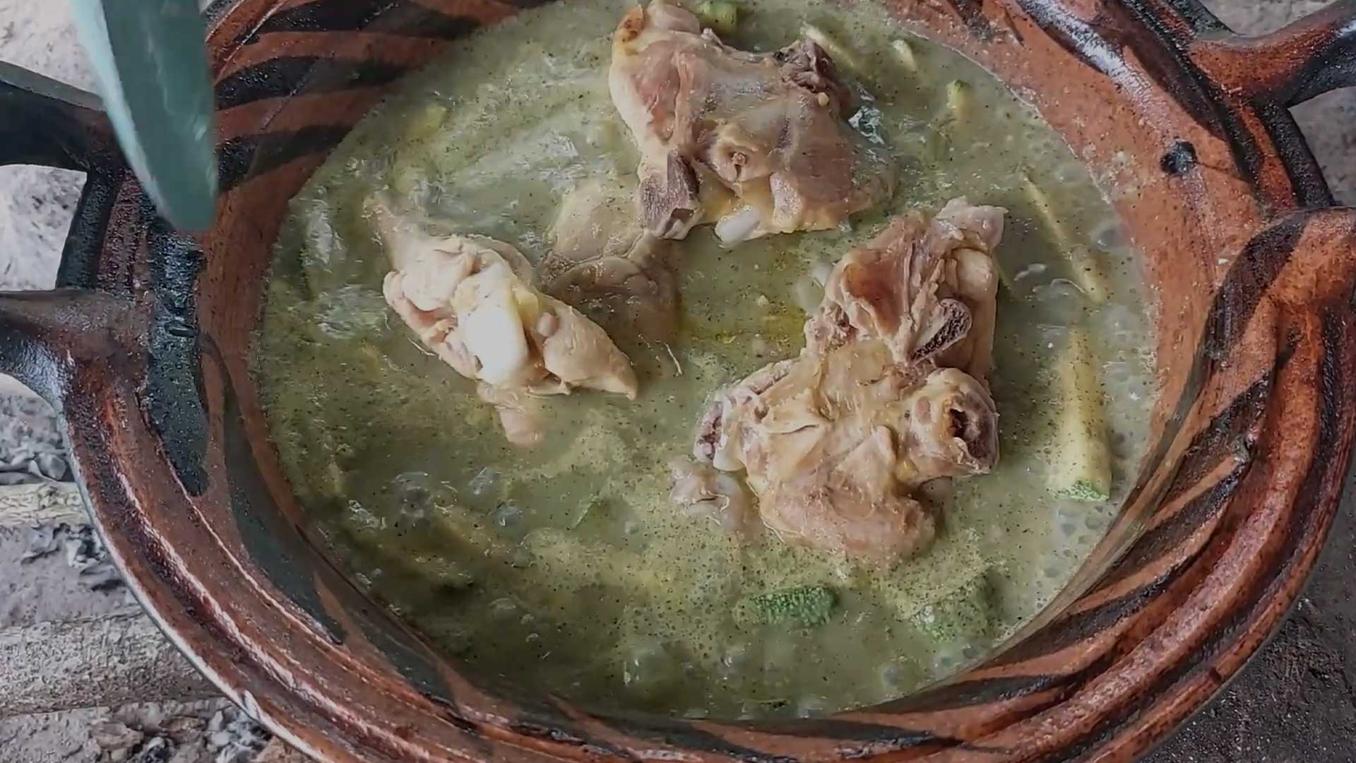 Pollo en Salsa Verde - La Huasteca